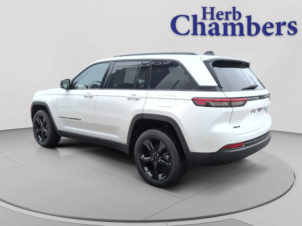 Used 2023 Jeep Grand Cherokee Altitude SUV