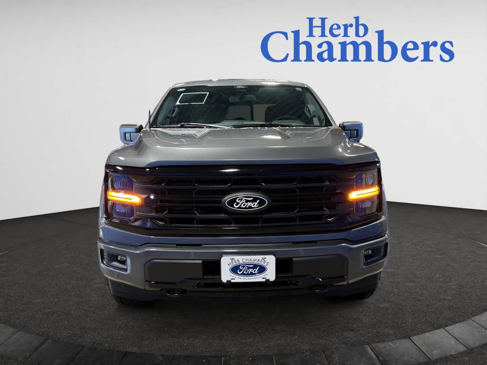 2025 Ford F-150 XLT photo 2