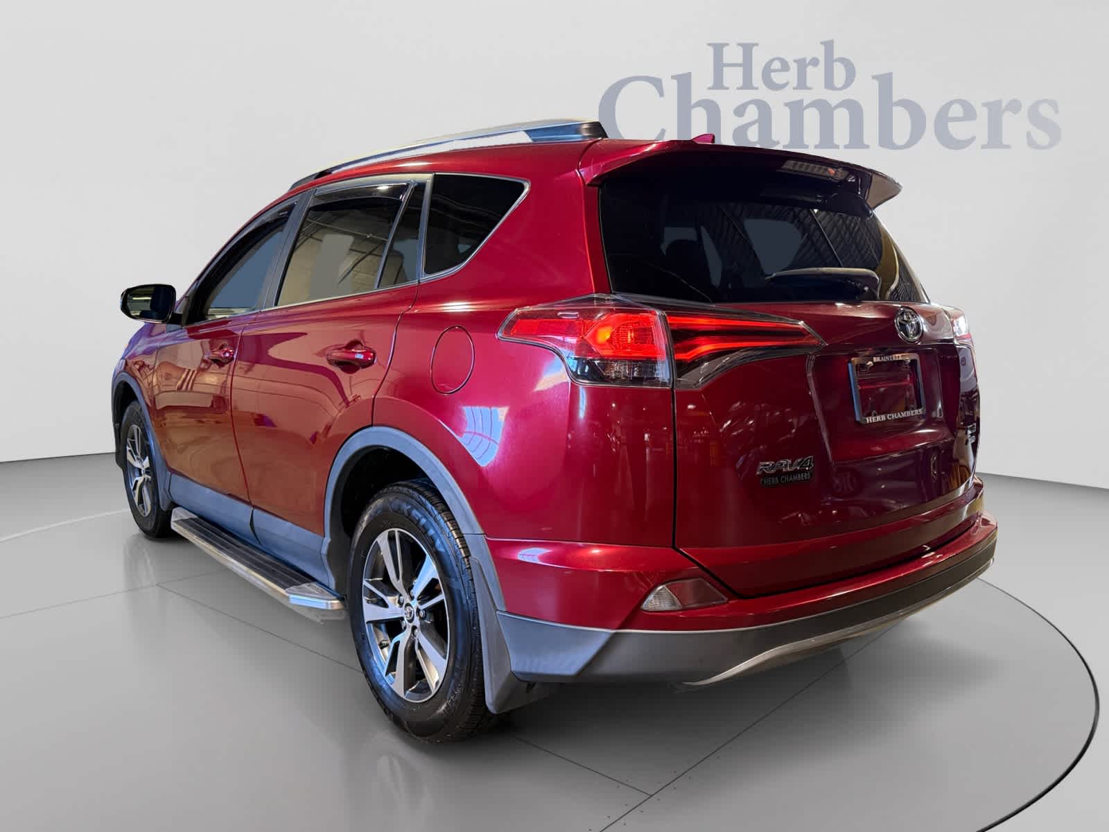 Used 2018 Toyota RAV4 XLE SUV