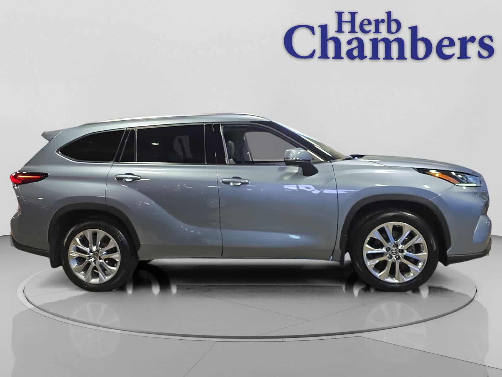 used 2023 Toyota Highlander car, priced at $37,987