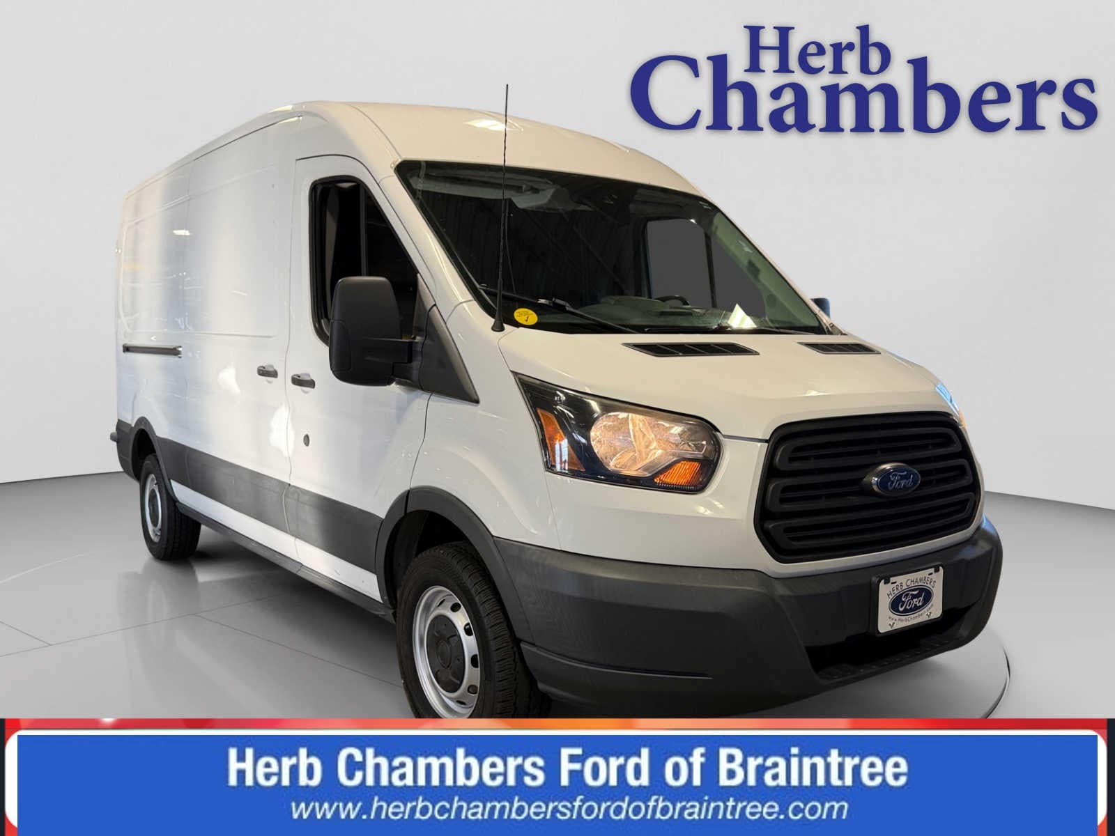 2016 Ford Transit Base's photo