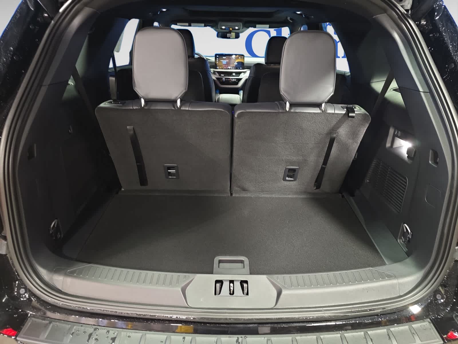 2026 Ford Explorer ST-Line photo 4