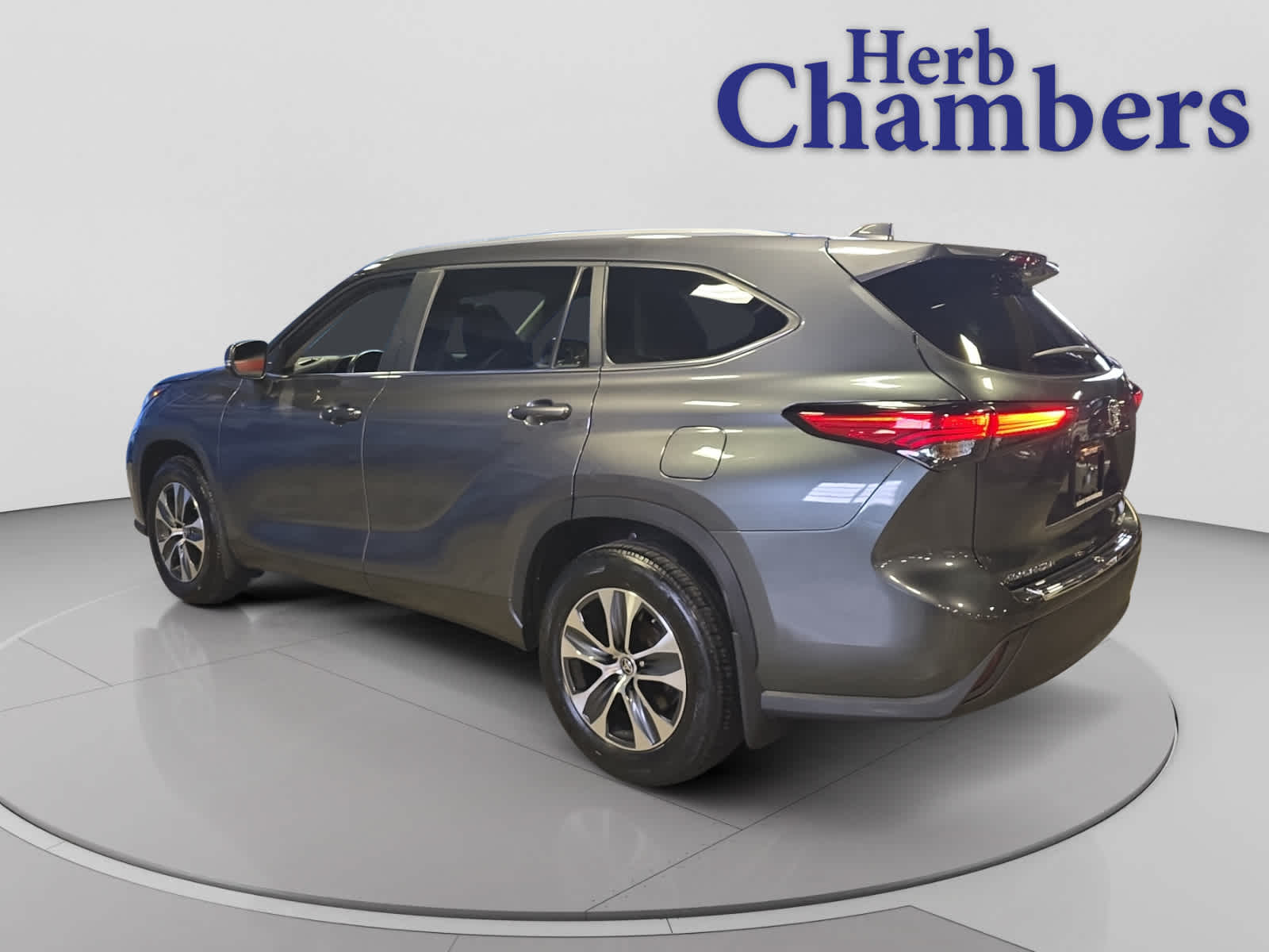 used 2023 Toyota Highlander car, priced at $31,188