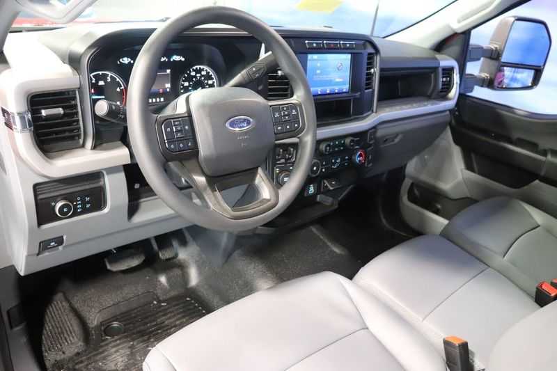 2024 Ford F-350 XL photo 4