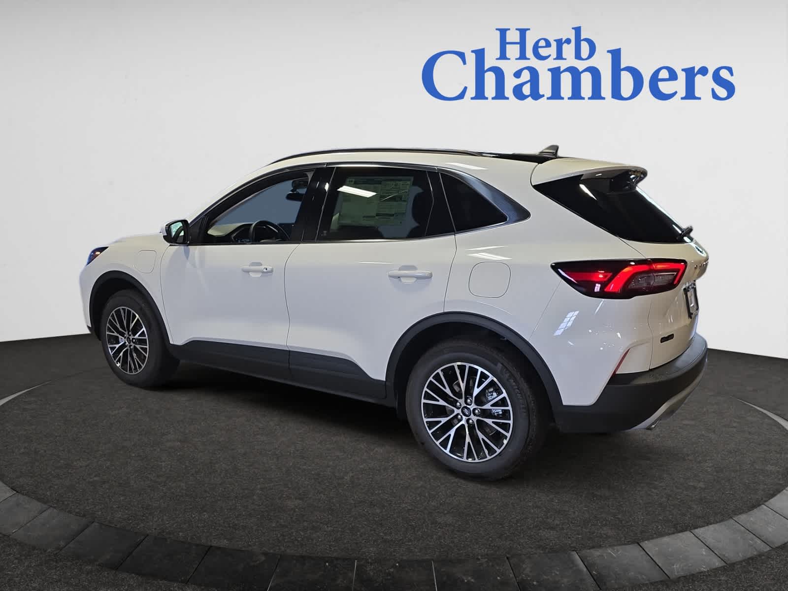 2025 Ford Escape photo 3