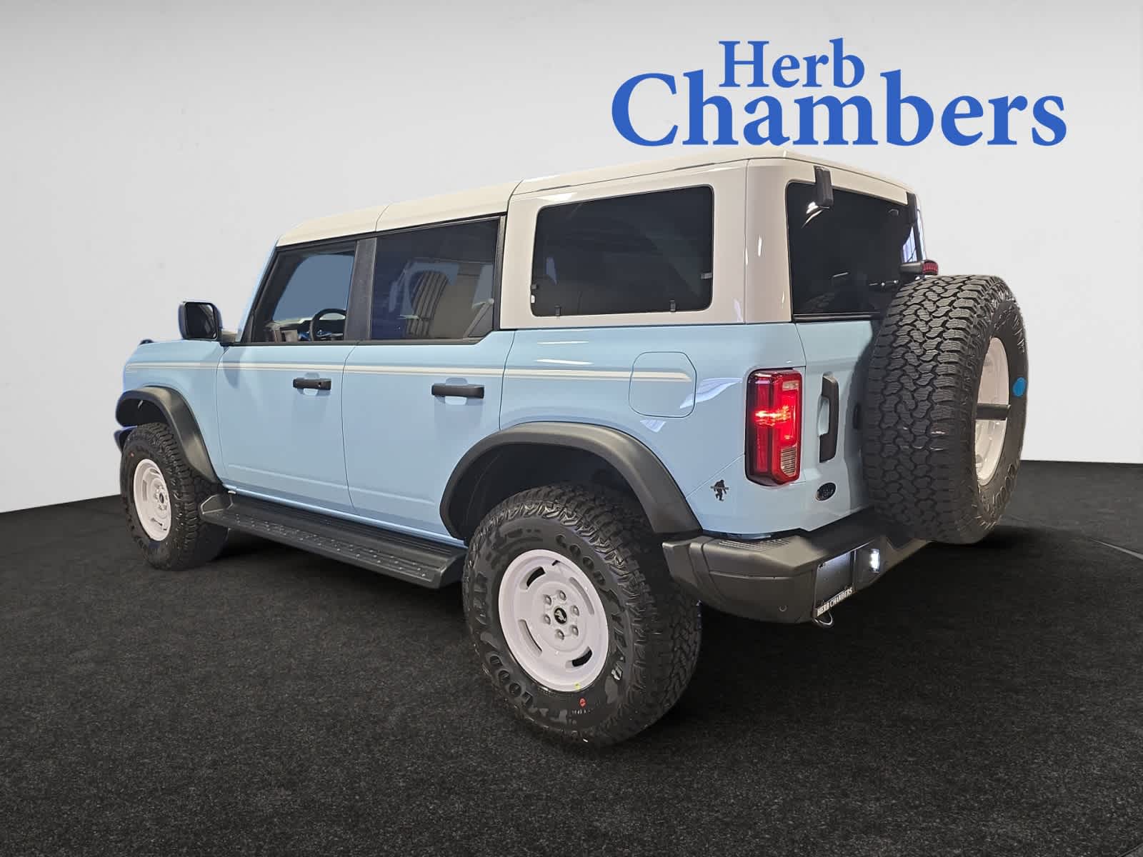 2025 Ford Bronco Heritage First Edition photo 3