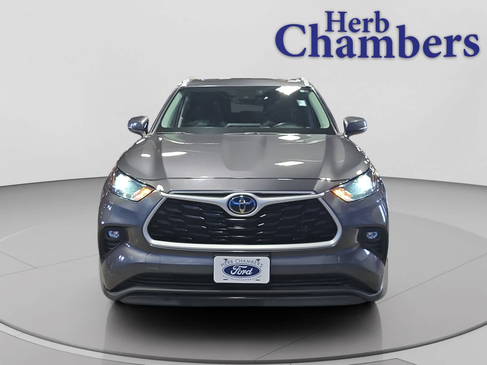 used 2023 Toyota Highlander car, priced at $31,188