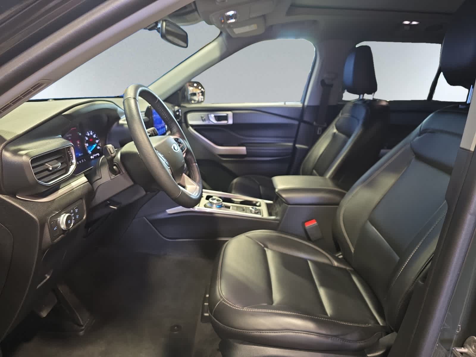 used 2022 Ford Explorer car, priced at $31,460