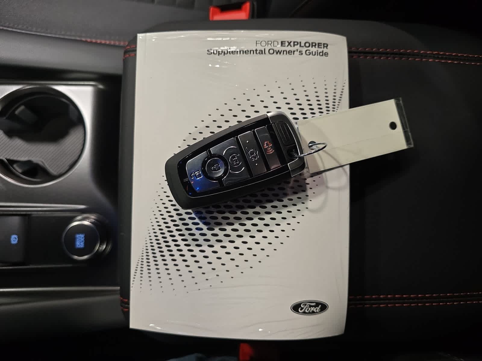 2026 Ford Explorer ST-Line - Photo 12