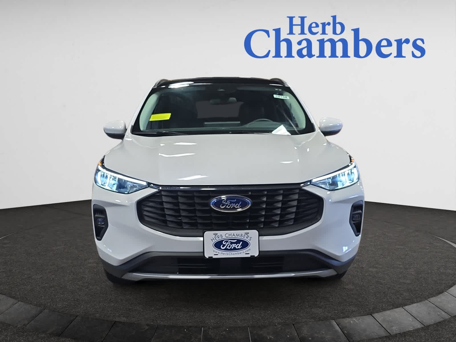 2025 Ford Escape photo 2