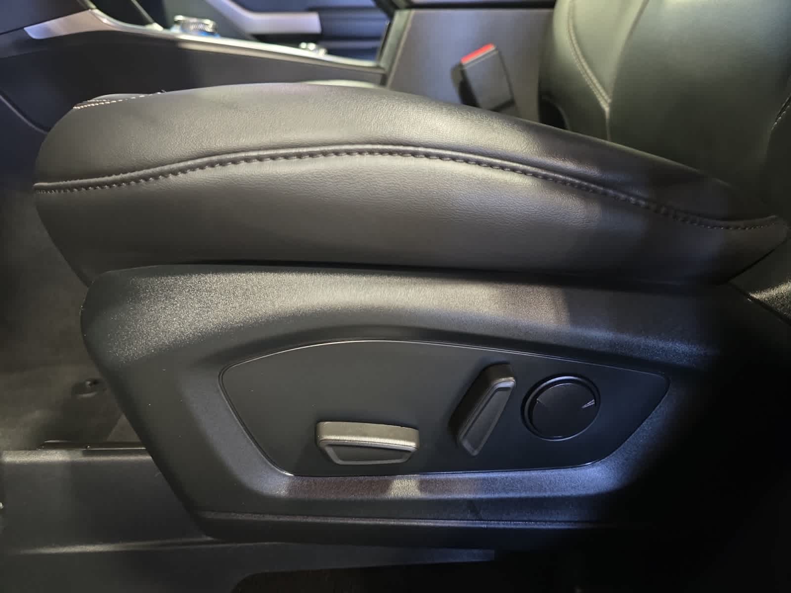 used 2022 Ford Explorer car, priced at $31,460