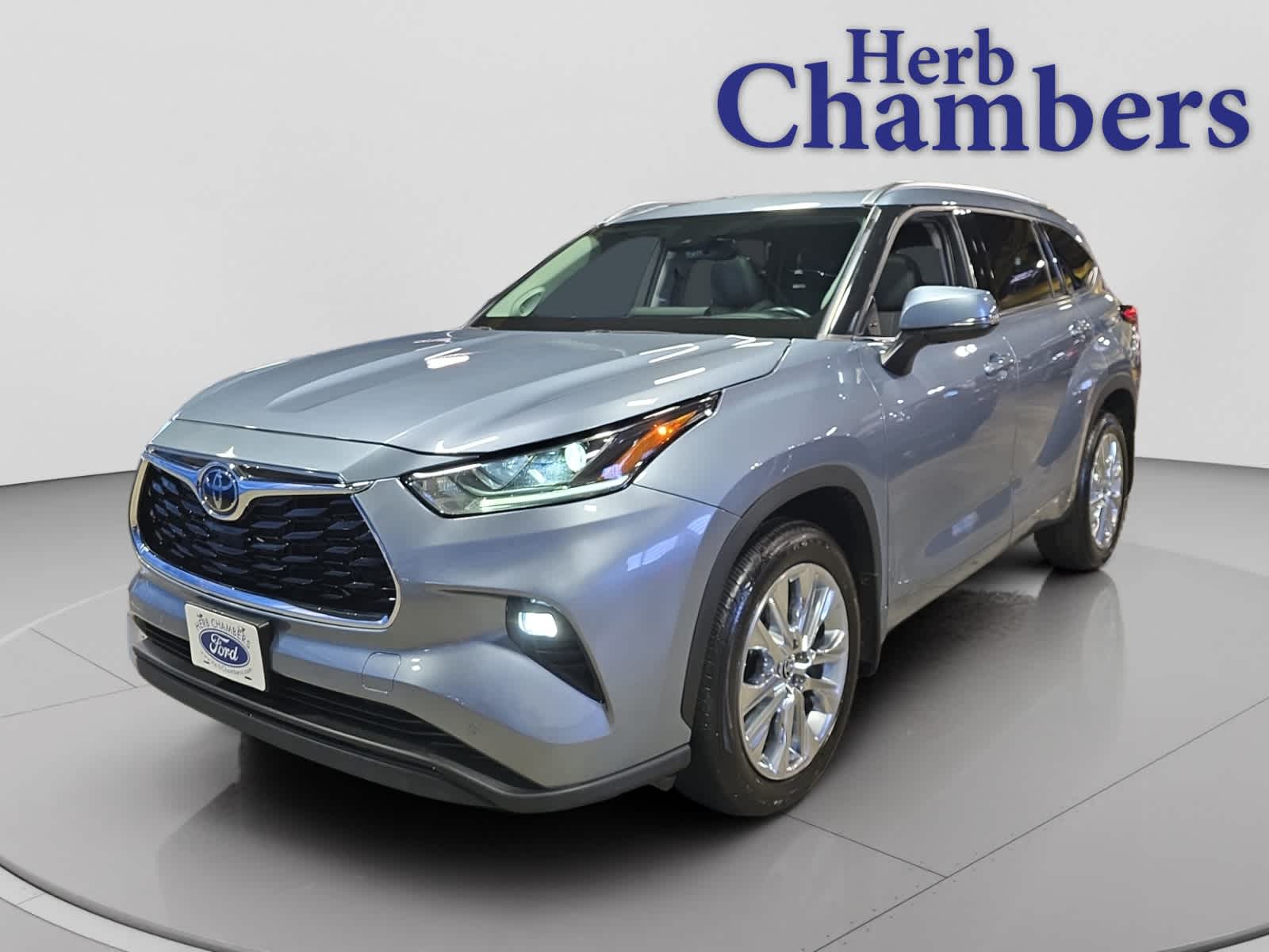 used 2023 Toyota Highlander car, priced at $37,987