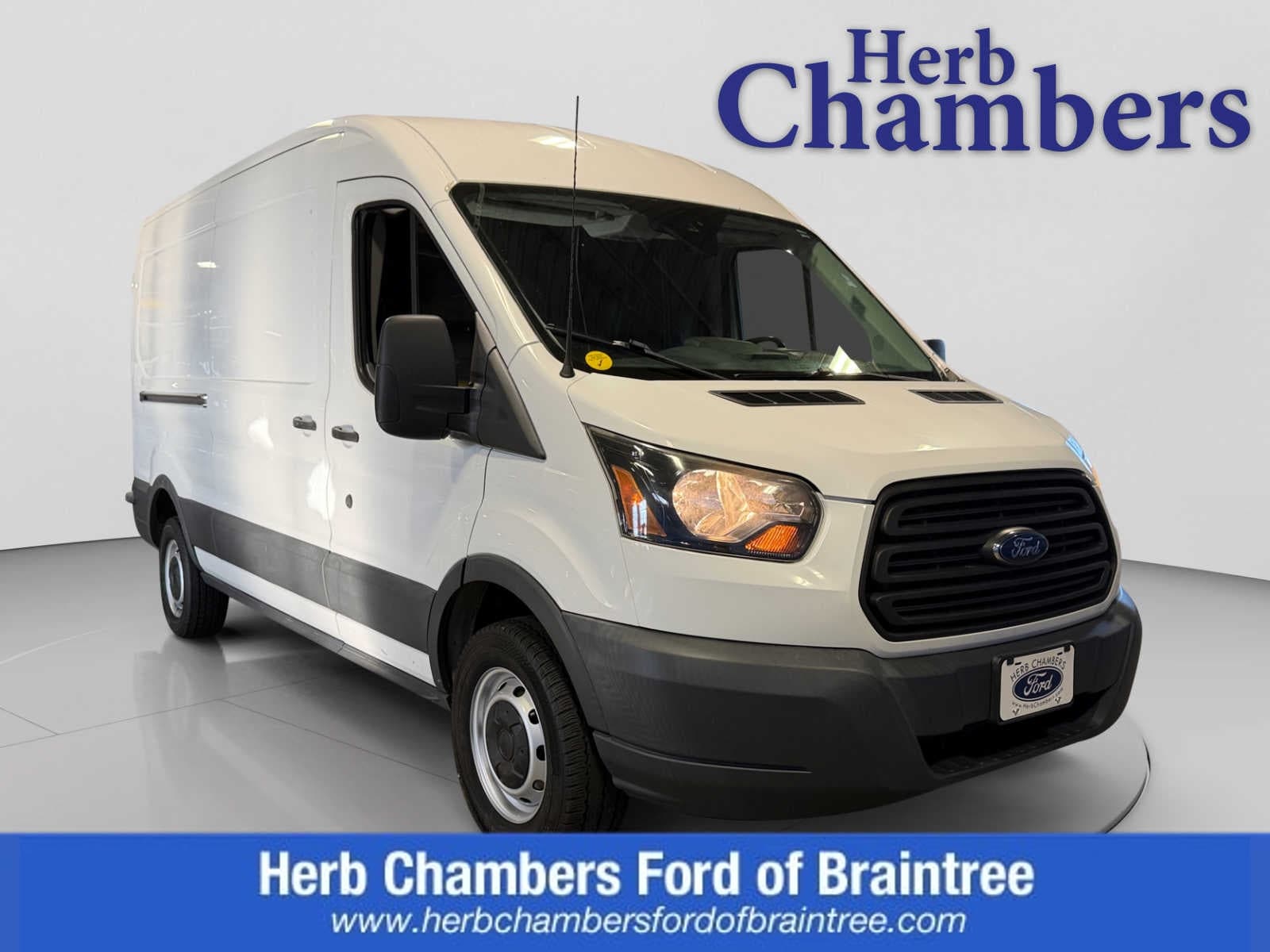 2016 Ford Transit Base's photo