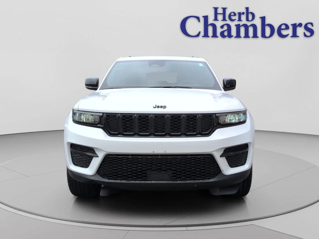 Used 2023 Jeep Grand Cherokee Altitude SUV