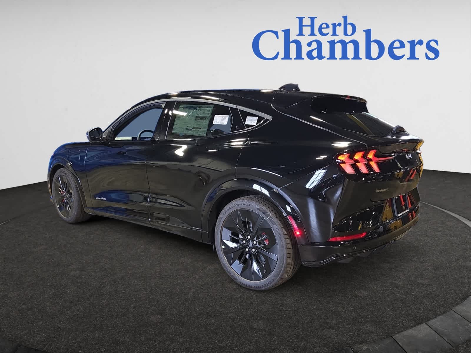 2025 Ford Mustang Mach-E GT photo 3