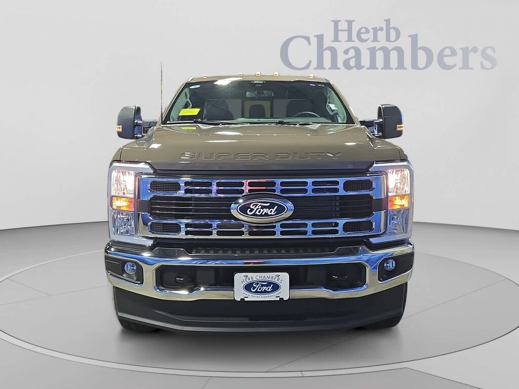 New 2027 Ford Super Duty F-350 SRW XLT Truck