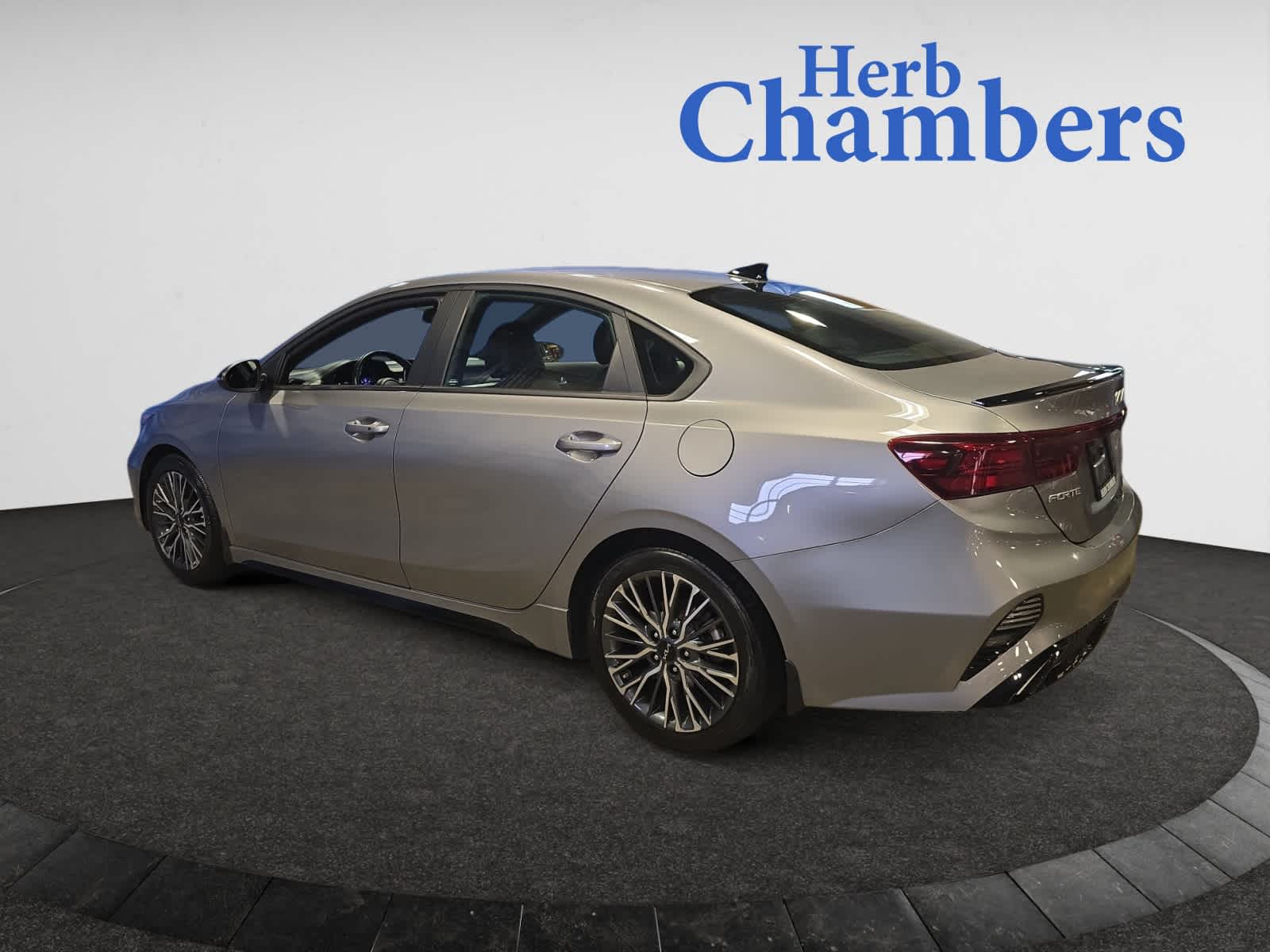 2023 Kia Forte GT-Line photo 2