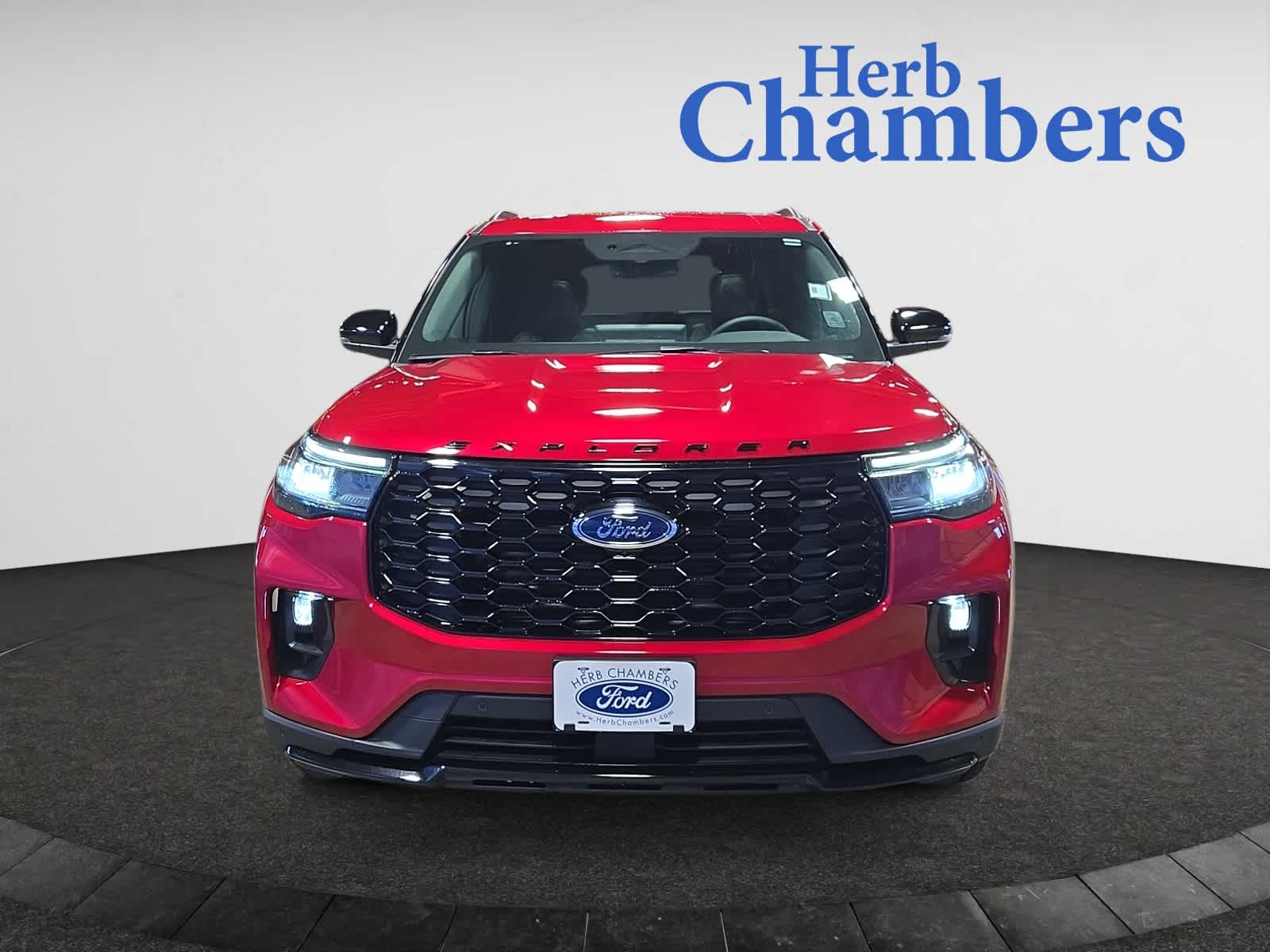 2025 Ford Explorer ST-Line photo 2
