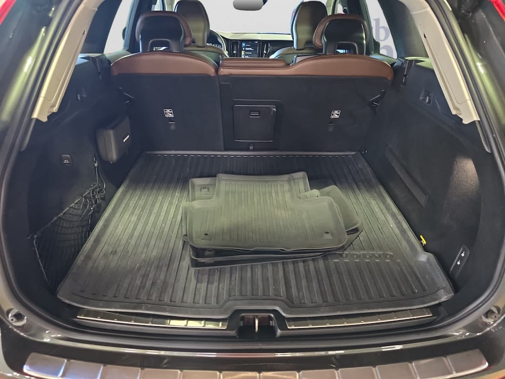 Used 2019 Volvo XC60 Momentum SUV