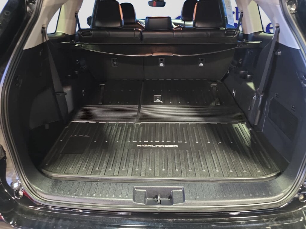 Used 2024 Toyota Highlander XLE SUV