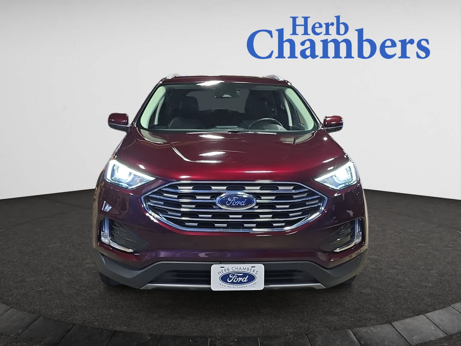 2022 Ford Edge SEL photo 2