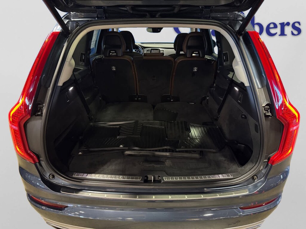 Used 2020 Volvo XC90 T6 Momentum 7 Passenger SUV