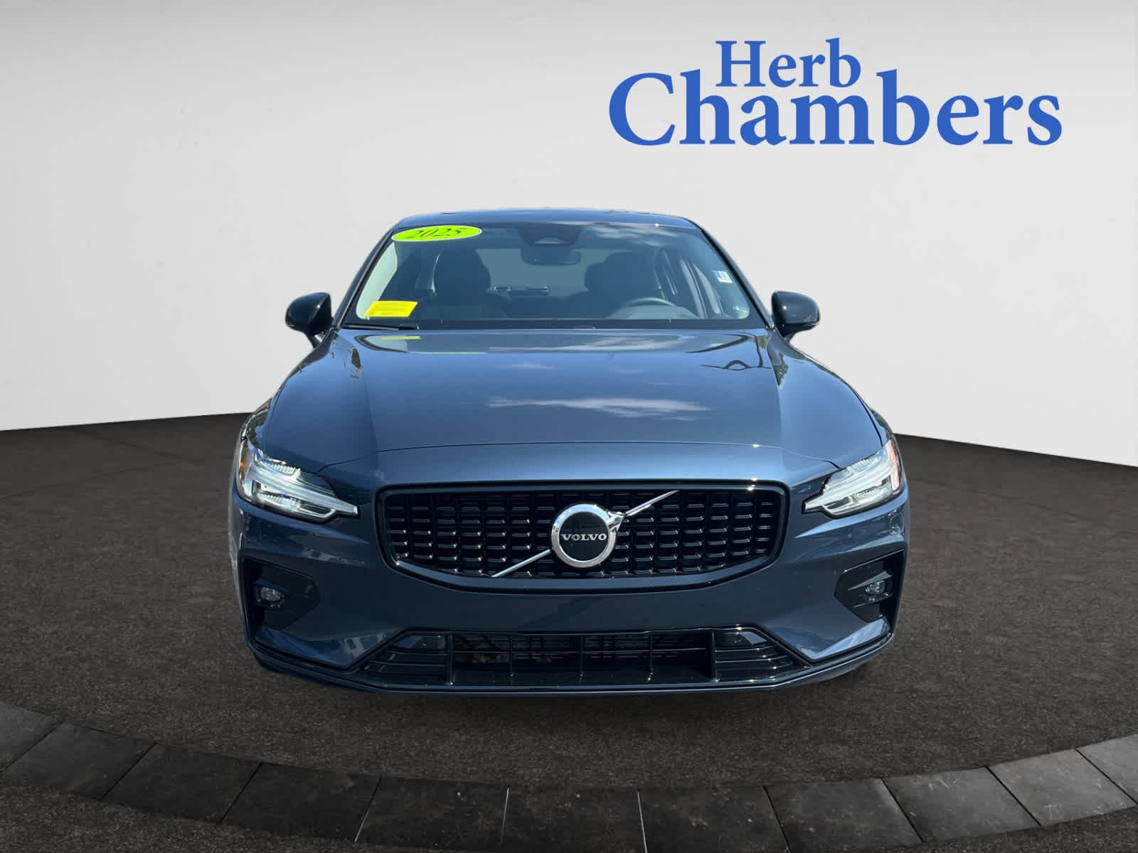 2025 Volvo S60 B5 Core photo 2