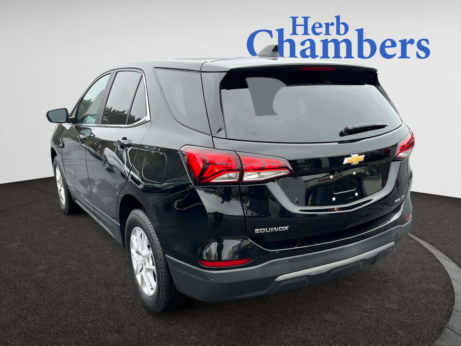 2022 Chevrolet Equinox LT photo 3