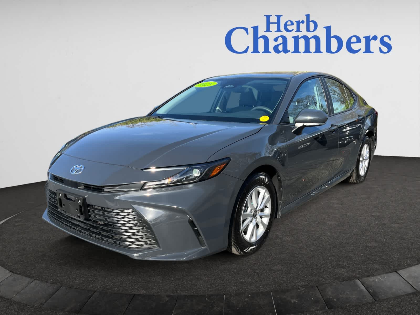 2025 Toyota Camry LE photo 4