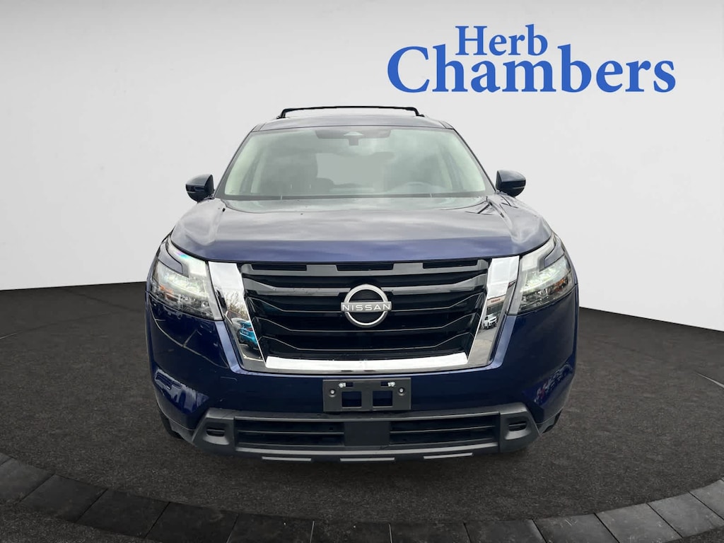 Used 2023 Nissan Pathfinder SV SUV
