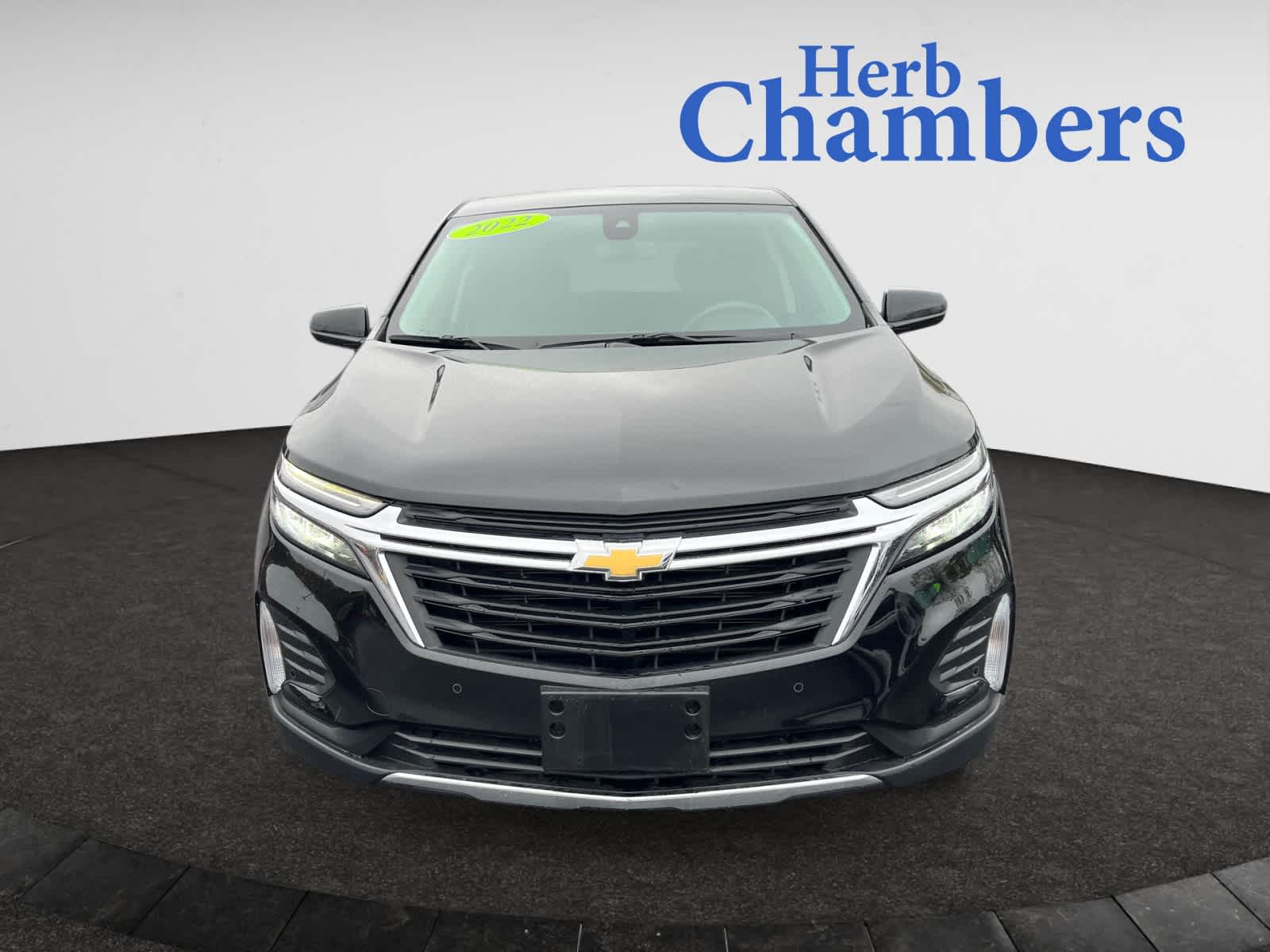 2022 Chevrolet Equinox LT photo 2