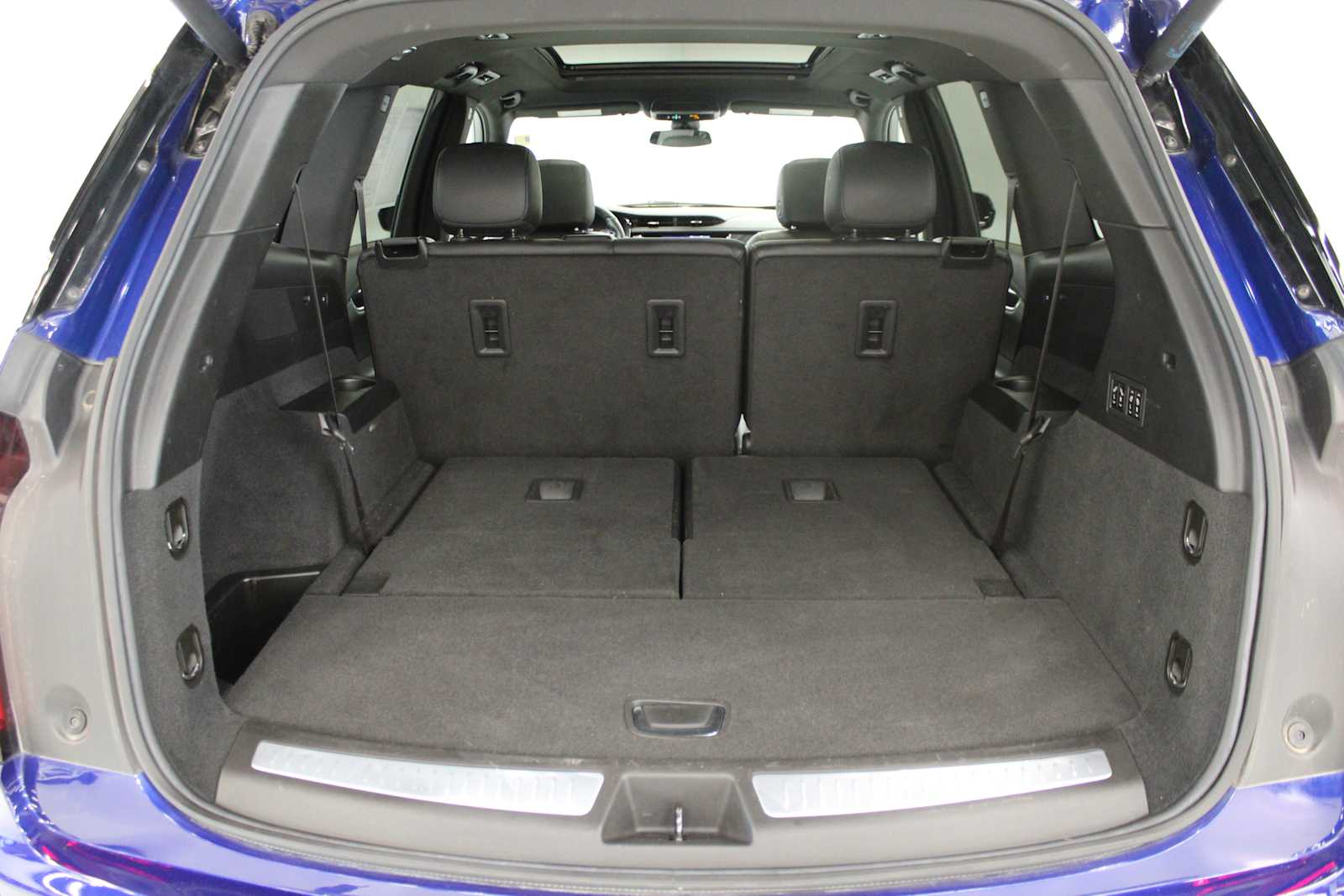 used 2024 Cadillac XT6 car, priced at $36,387