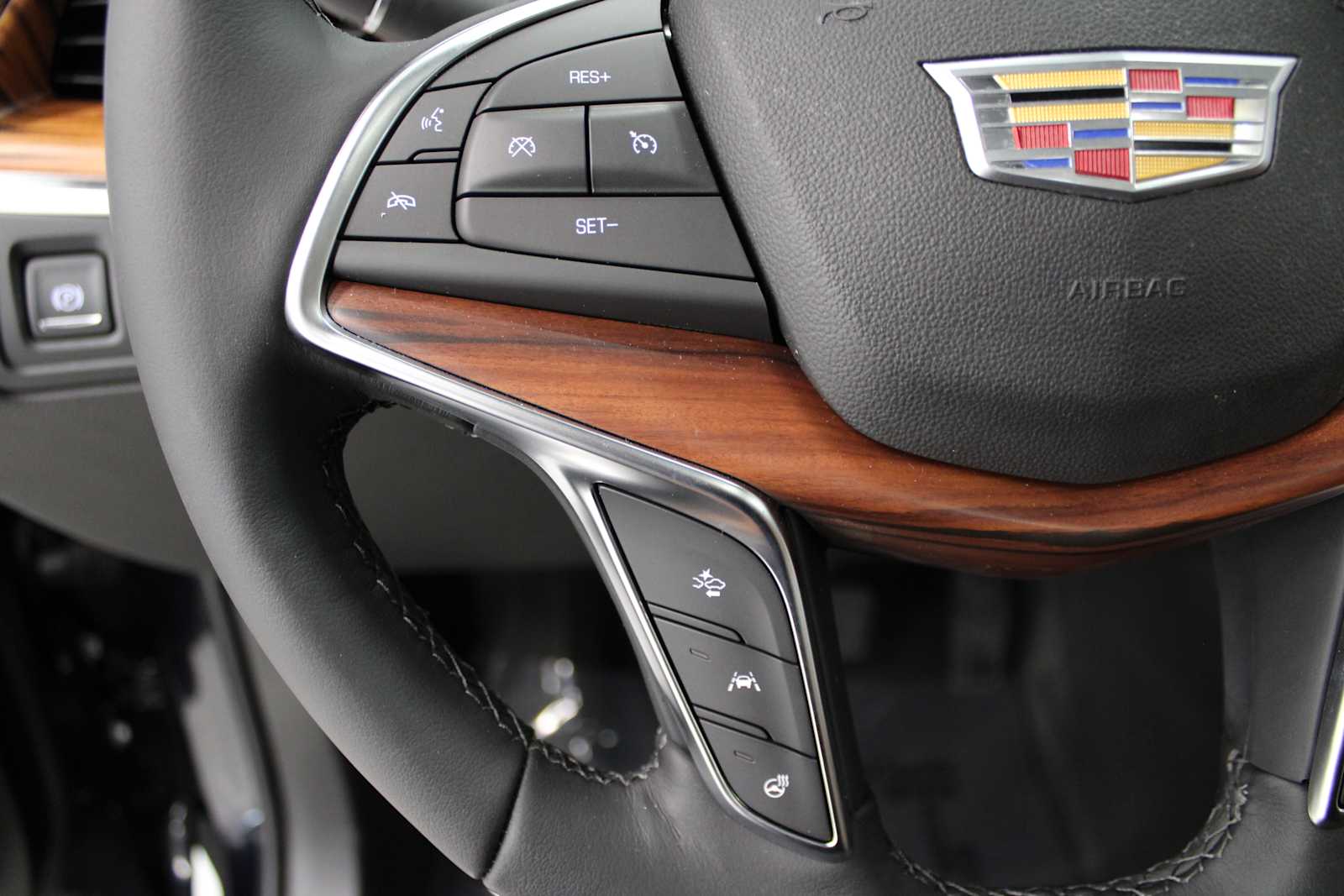 used 2022 Cadillac XT5 car, priced at $32,187