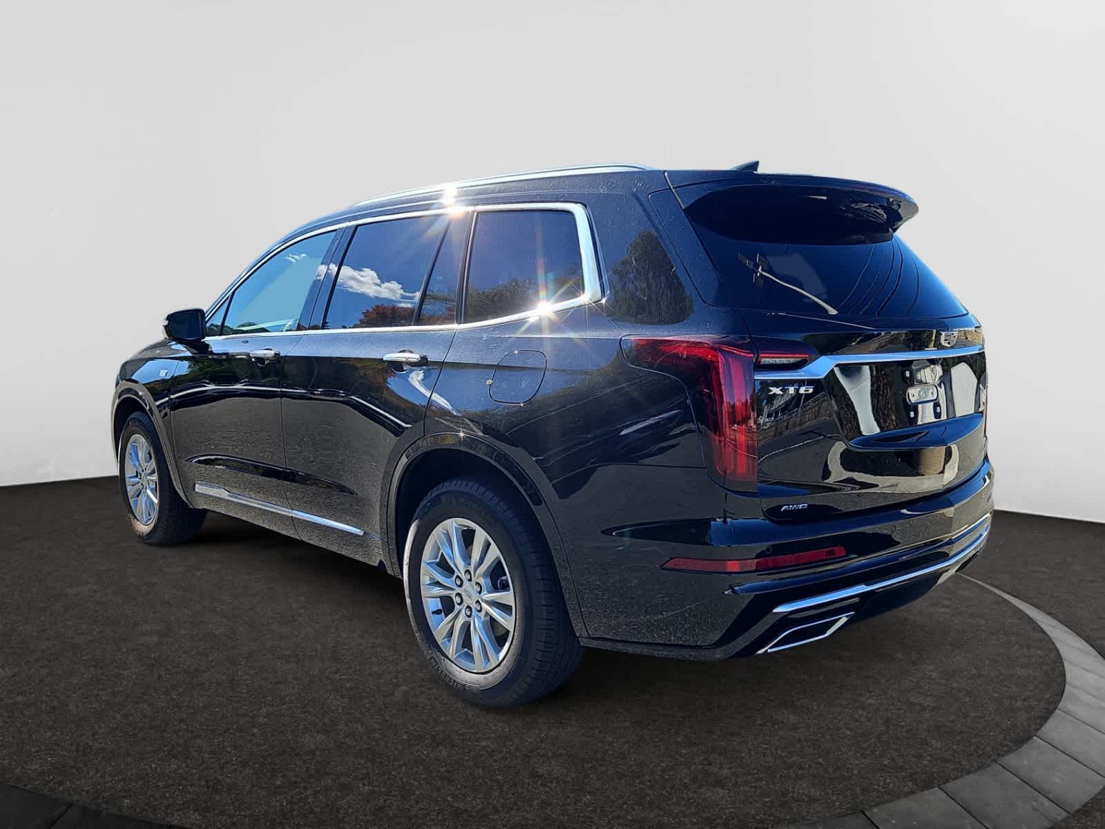 2024 Cadillac XT6 Luxury photo 3