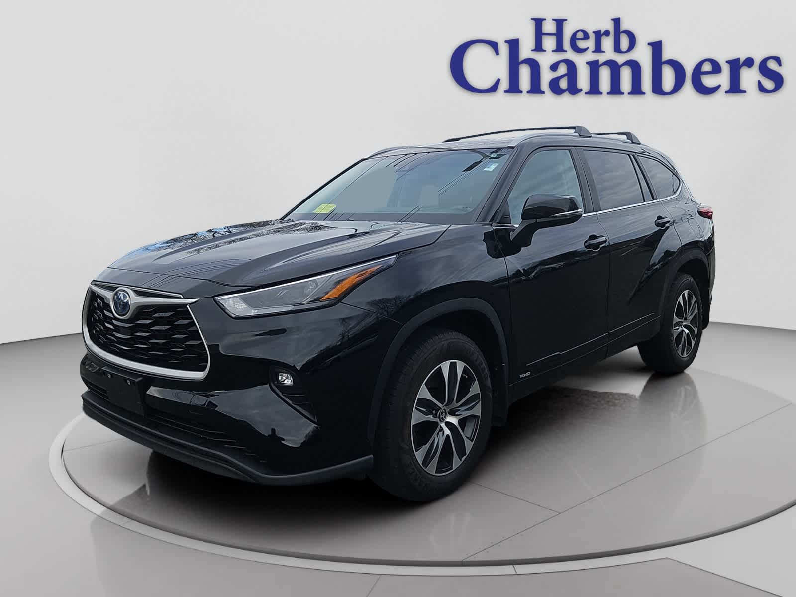 used 2023 Toyota Highlander car, priced at $25,487