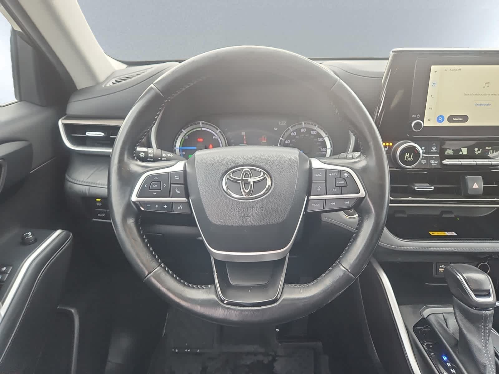 used 2023 Toyota Highlander car, priced at $25,487