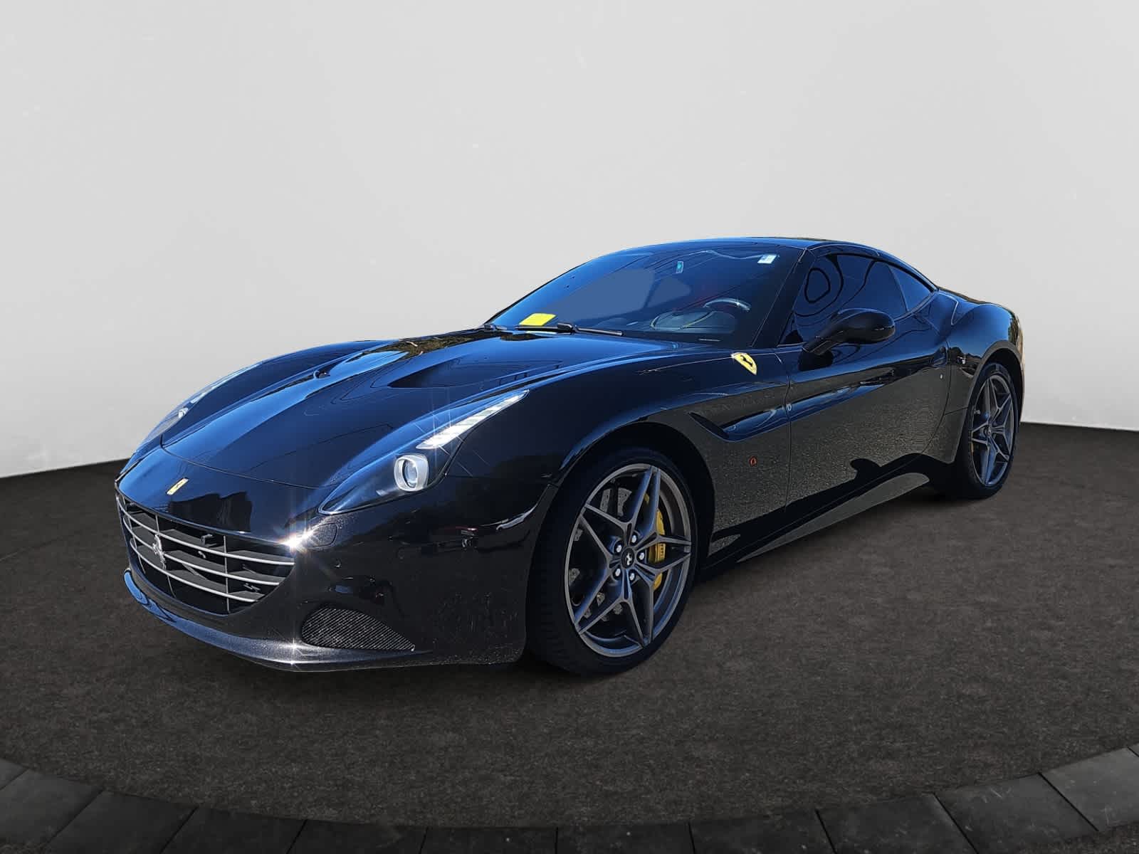 2017 Ferrari California T Base photo 4