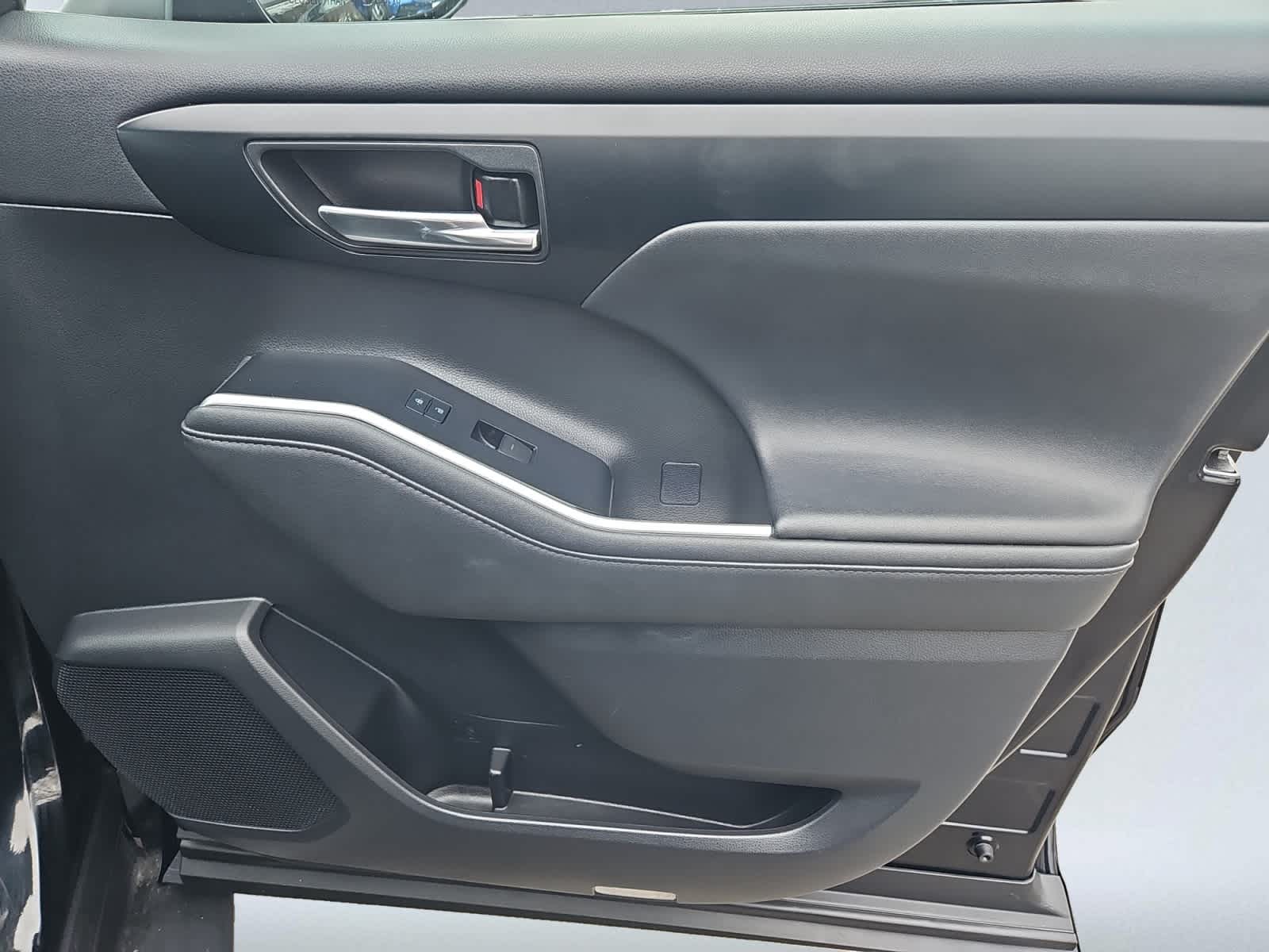 used 2021 Toyota Highlander car, priced at $36,997