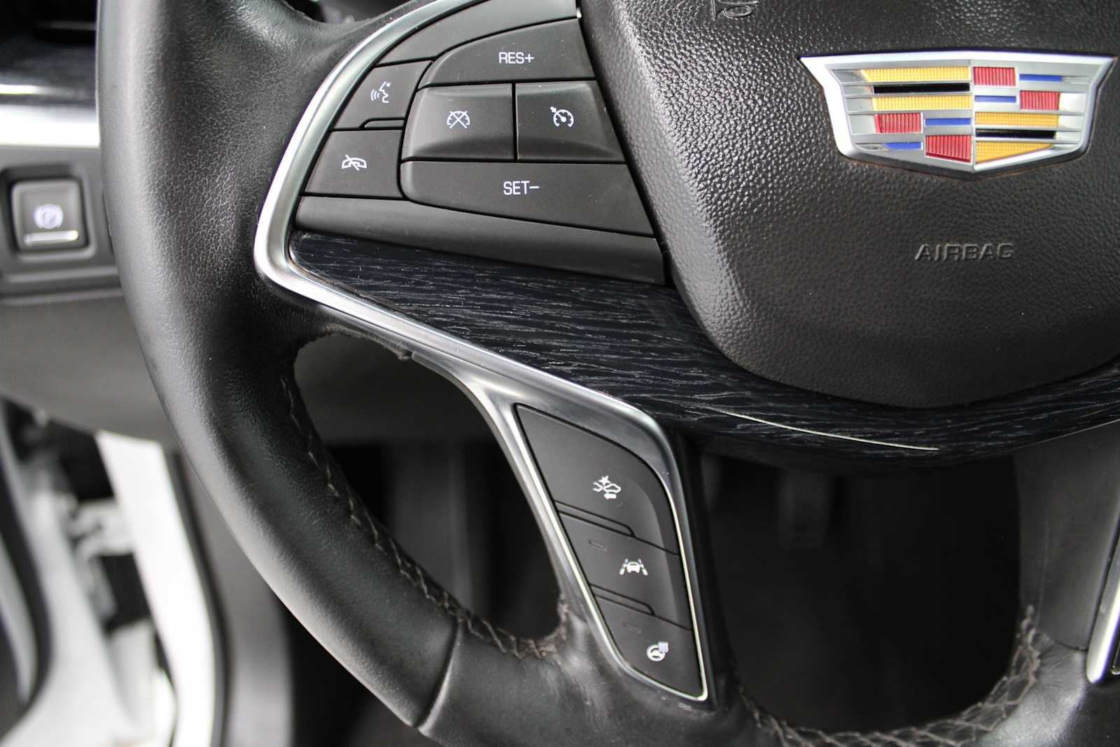 used 2023 Cadillac XT5 car, priced at $30,187