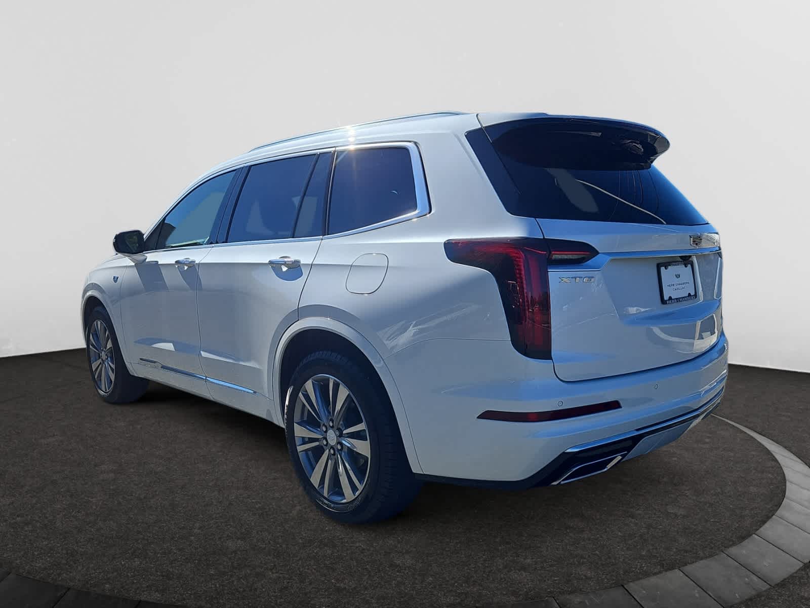 2025 Cadillac XT6 Premium Luxury photo 3