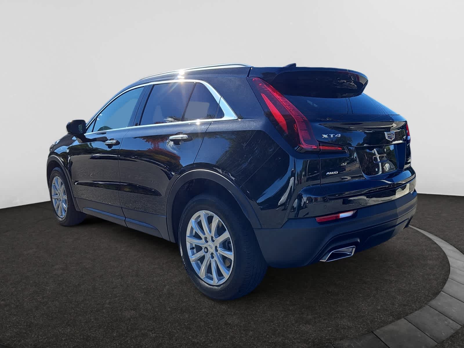 2023 Cadillac XT4 Luxury photo 3