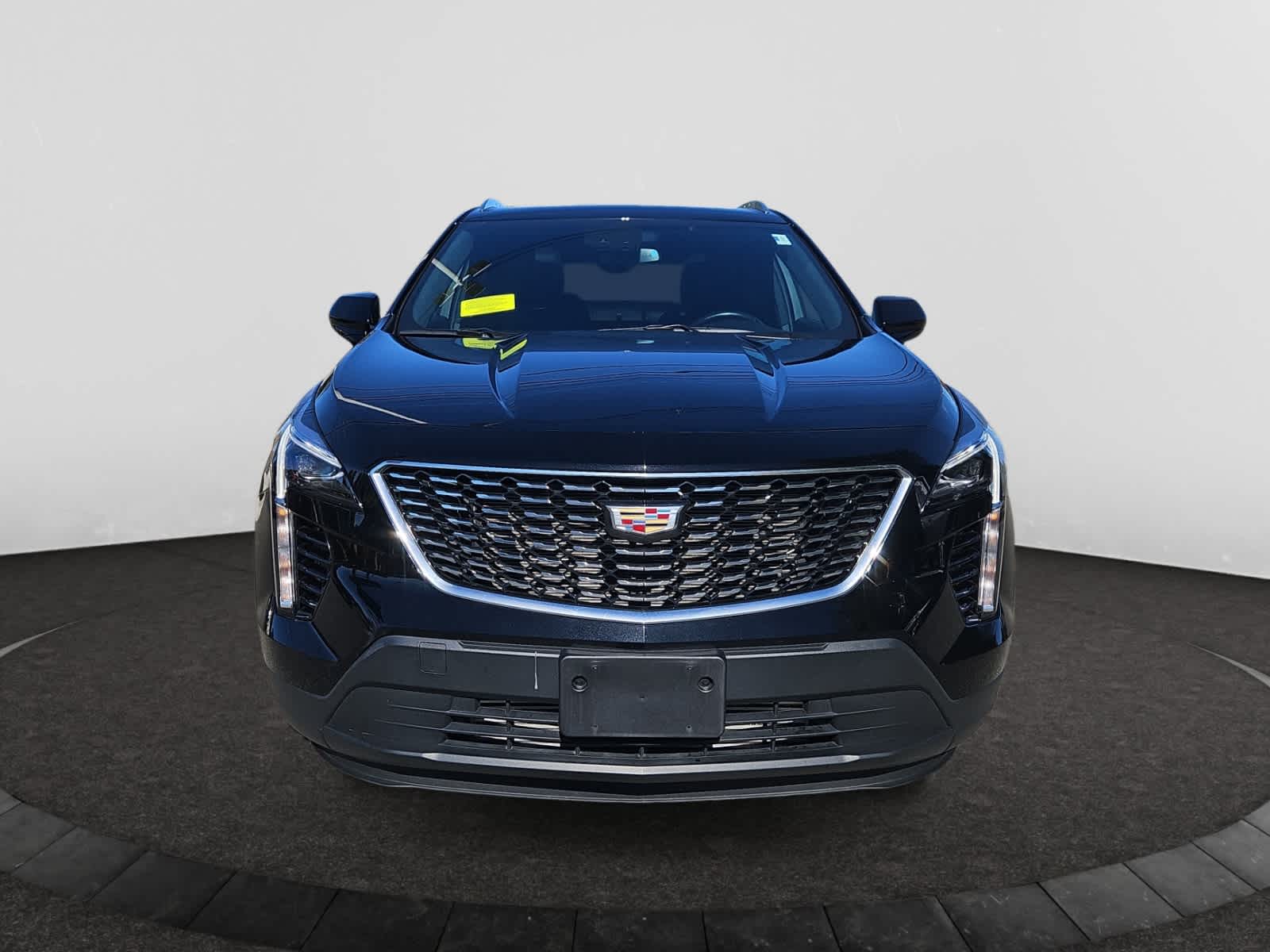 2023 Cadillac XT4 Luxury photo 2