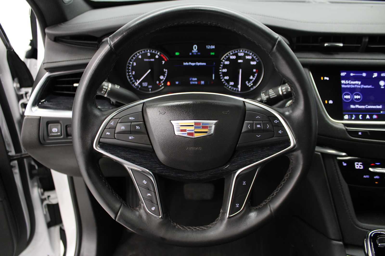 used 2023 Cadillac XT5 car, priced at $30,187