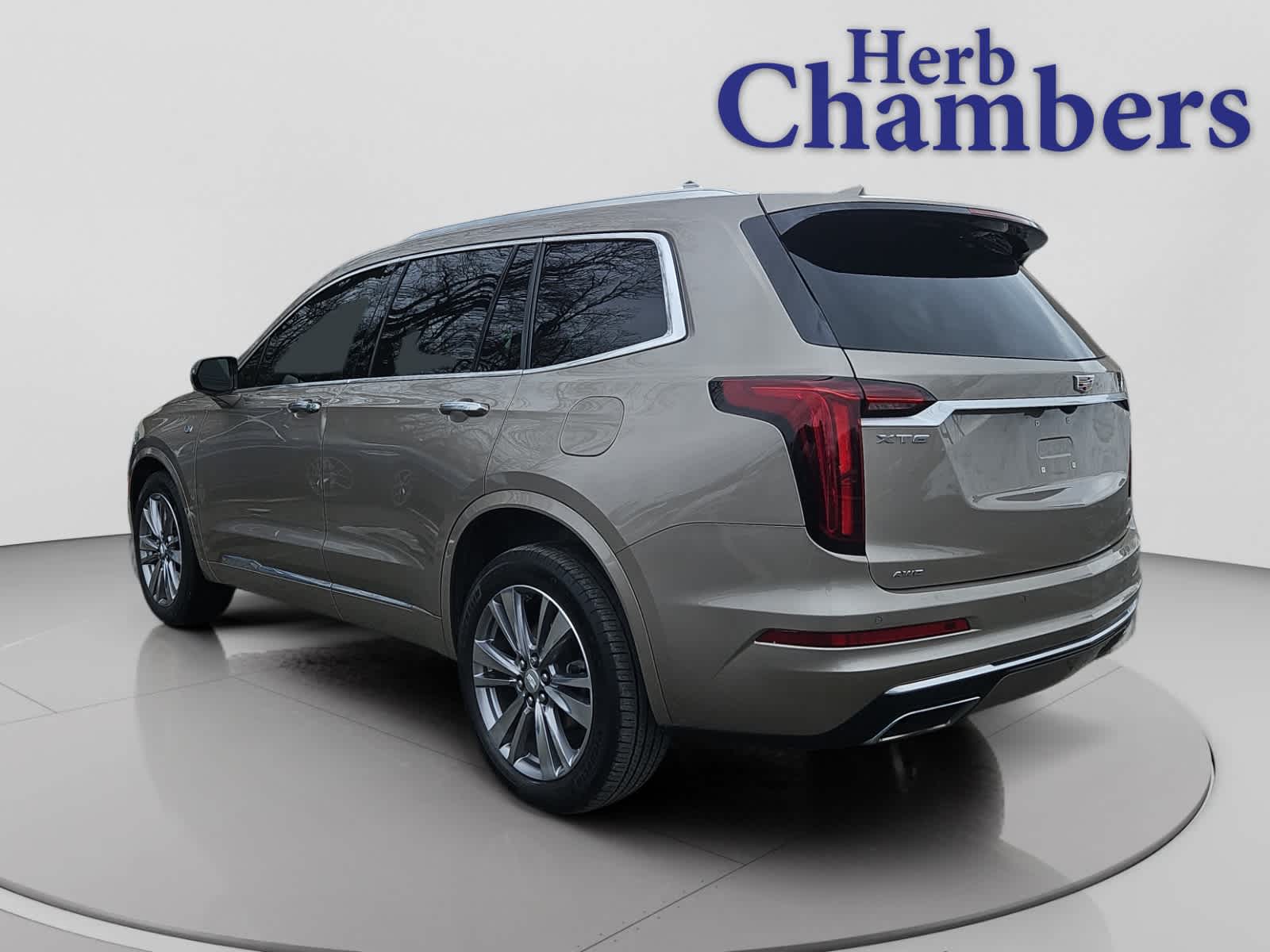 used 2023 Cadillac XT6 car, priced at $38,187