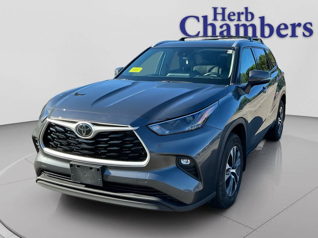 Used 2022 Toyota Highlander XLE