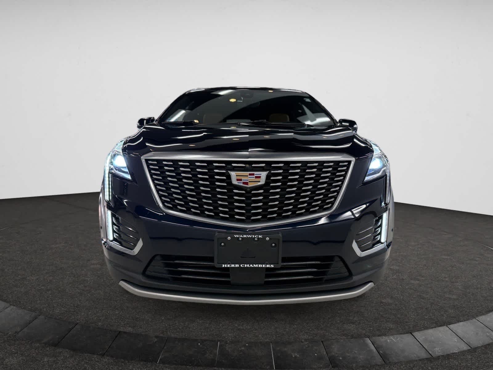 used 2022 Cadillac XT5 car, priced at $32,187