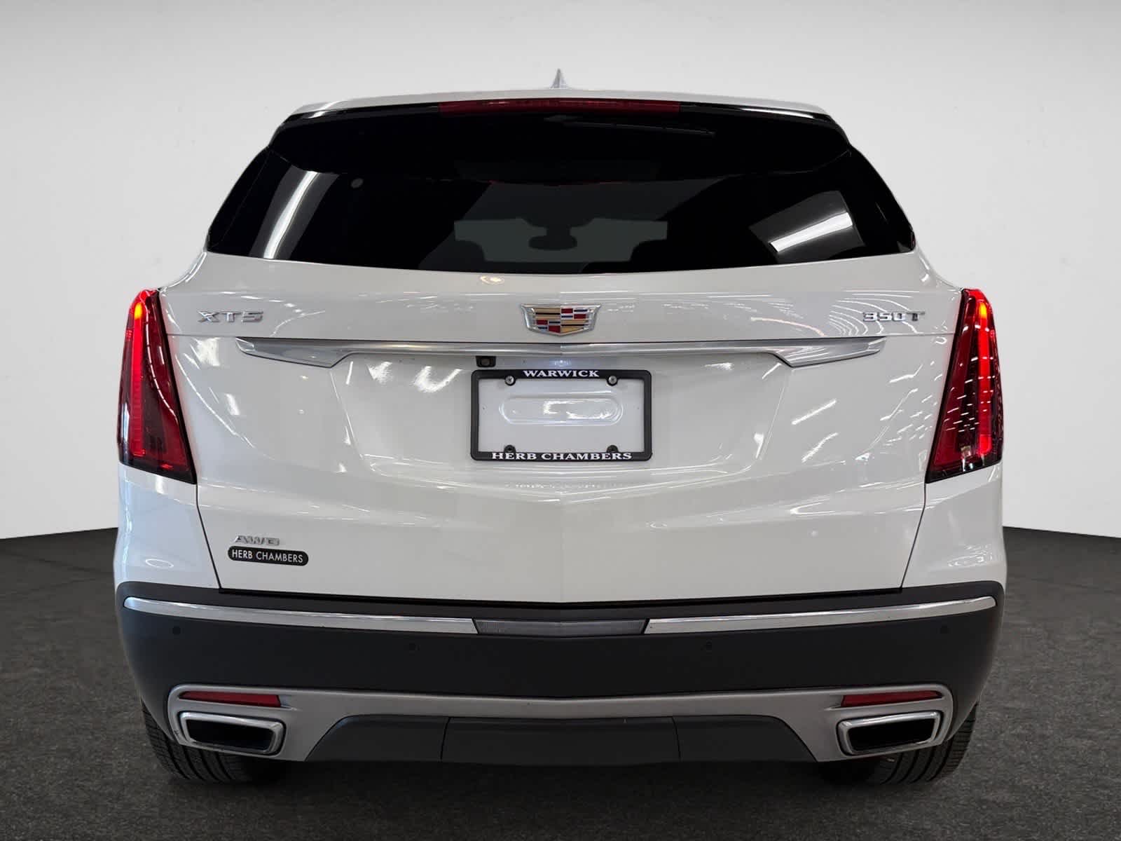 used 2023 Cadillac XT5 car, priced at $30,187