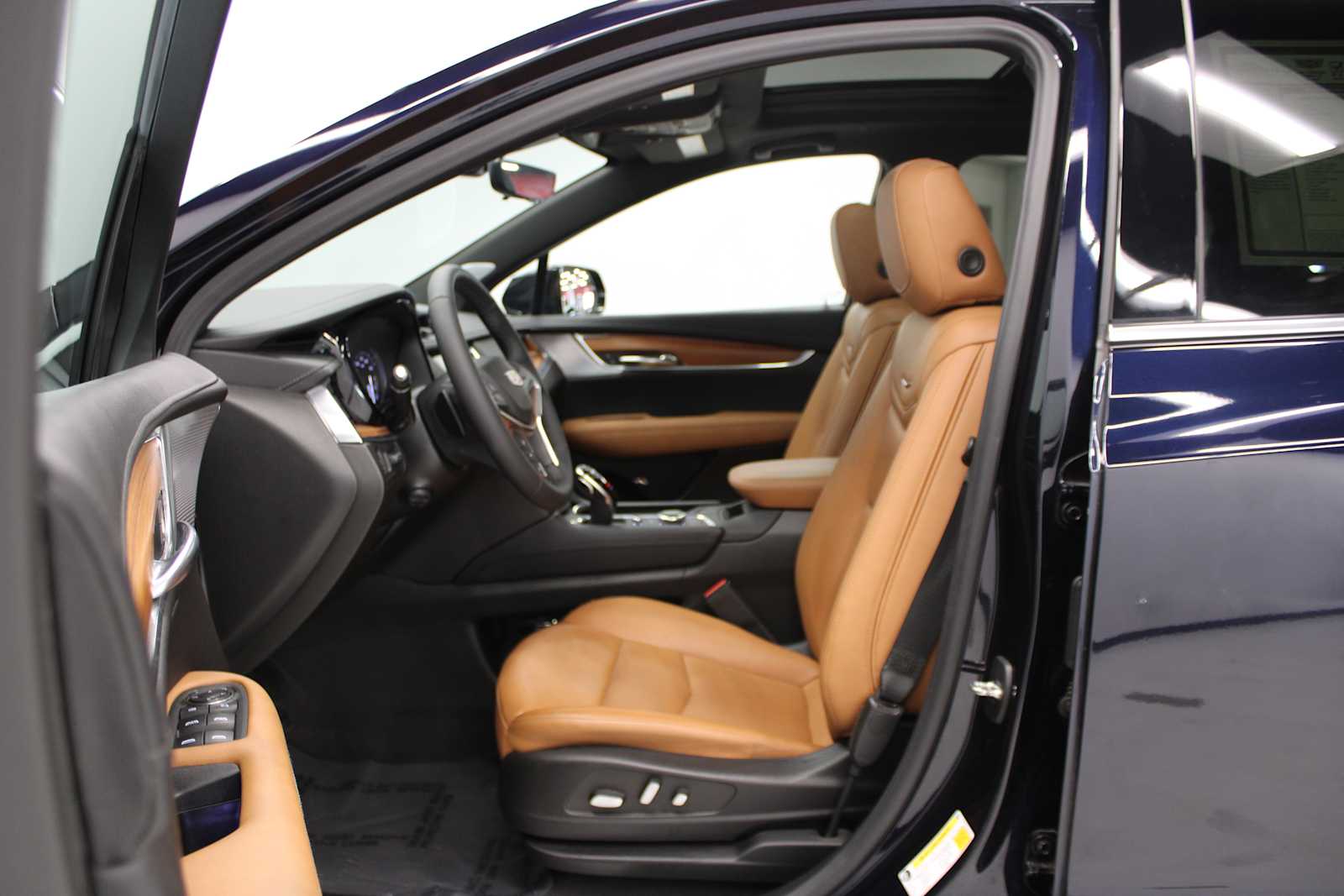 used 2022 Cadillac XT5 car, priced at $32,187