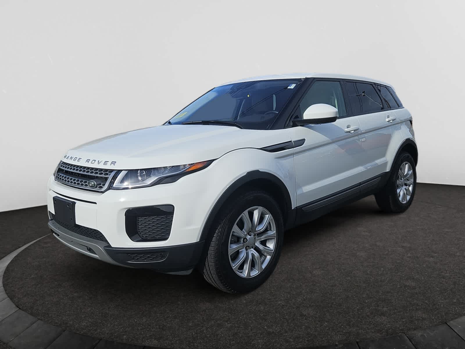 2019 Land Rover Range Rover Evoque SE photo 4
