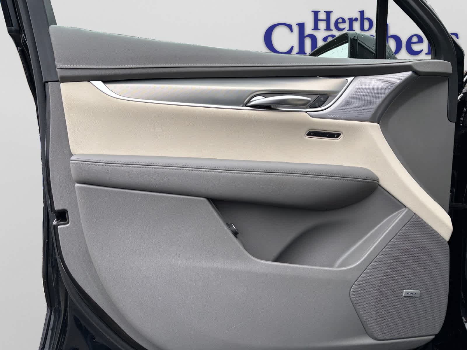 used 2023 Cadillac XT5 car, priced at $34,387